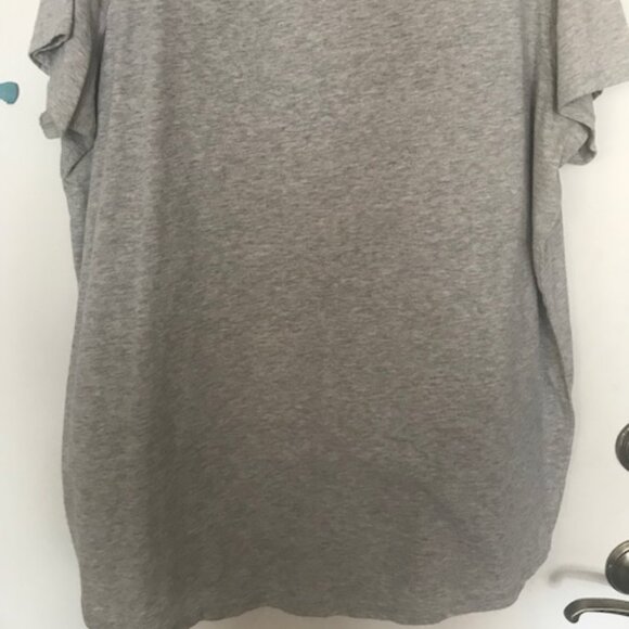 Relativity Women Gray w/Multi-Color Feathers Short Sleeve Tee. Sz. 2X - Picture 4 of 4